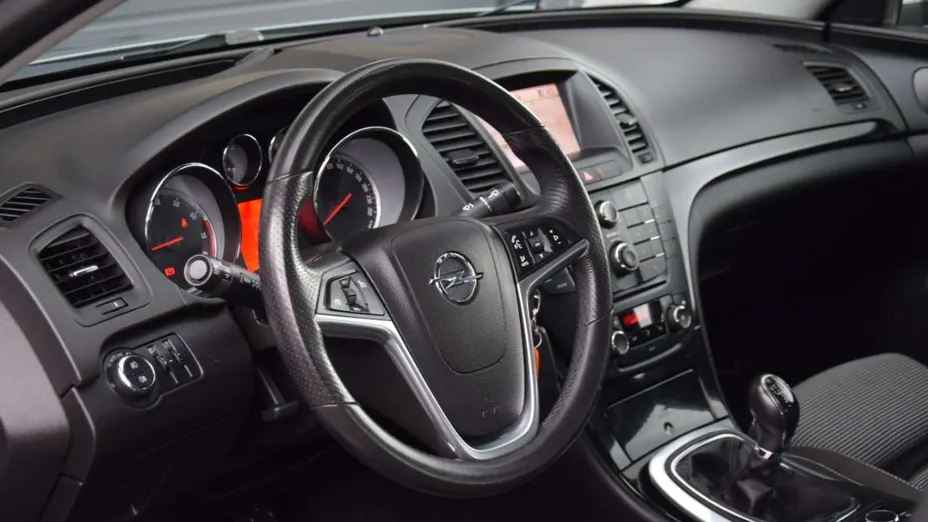 OPEL Insignia -