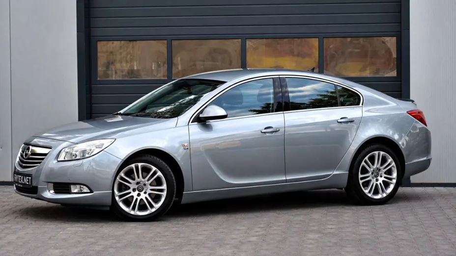 OPEL Insignia -