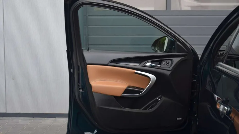 OPEL Insignia -