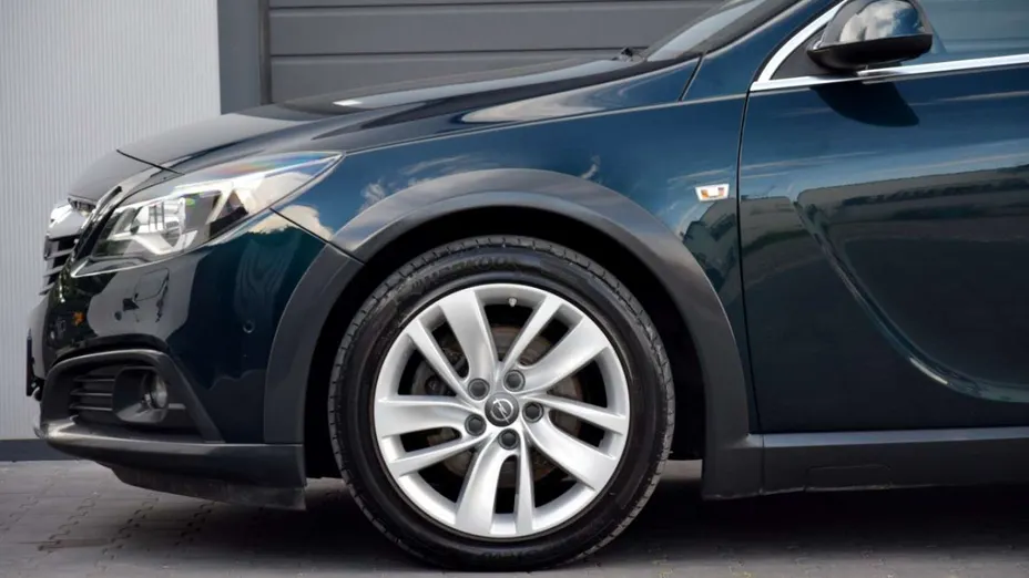 OPEL Insignia -