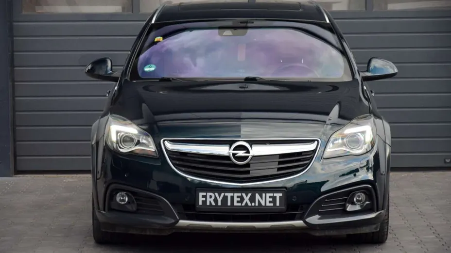 OPEL Insignia -