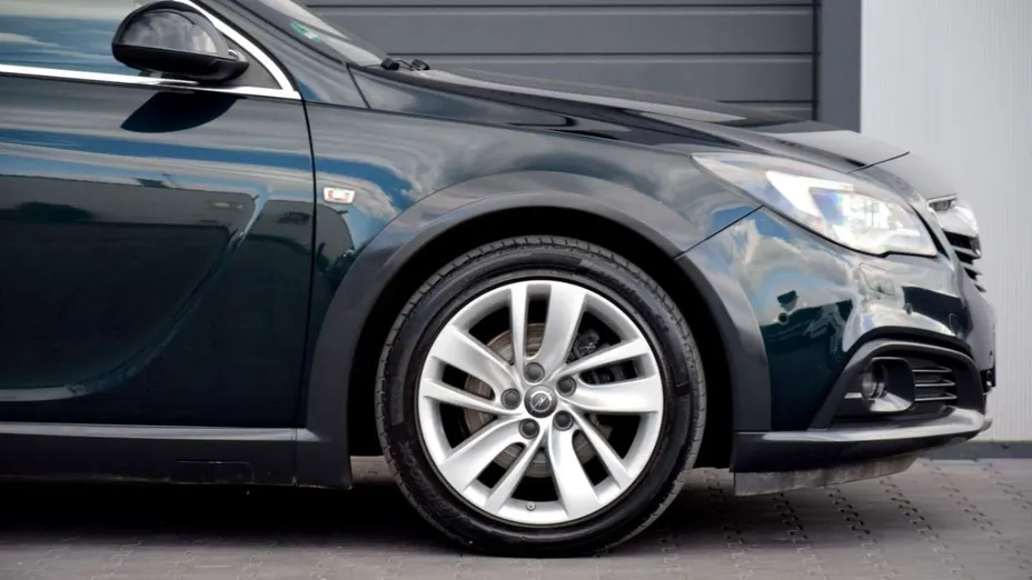 OPEL Insignia -