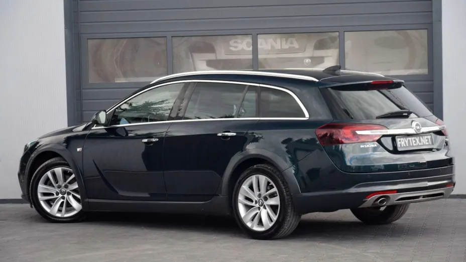OPEL Insignia -