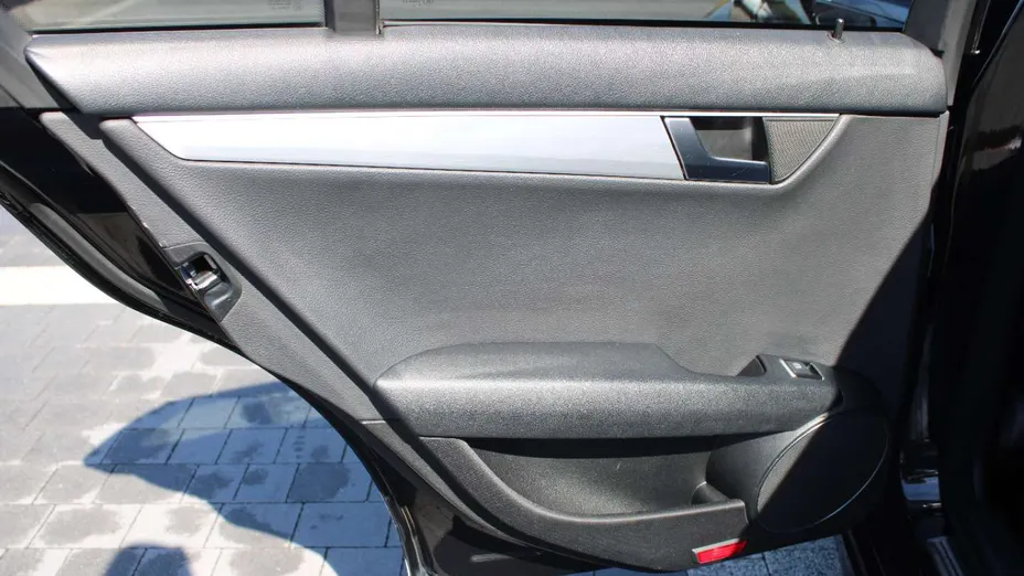MERCEDES-BENZ C Klasa -