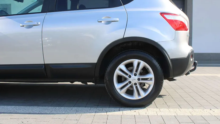 NISSAN Qashqai -