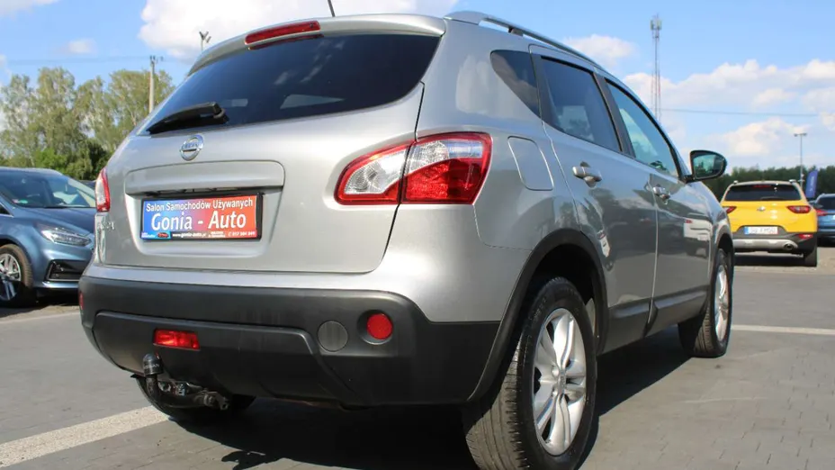 NISSAN Qashqai -