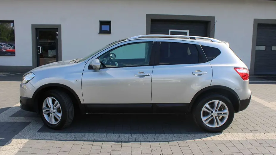 NISSAN Qashqai -