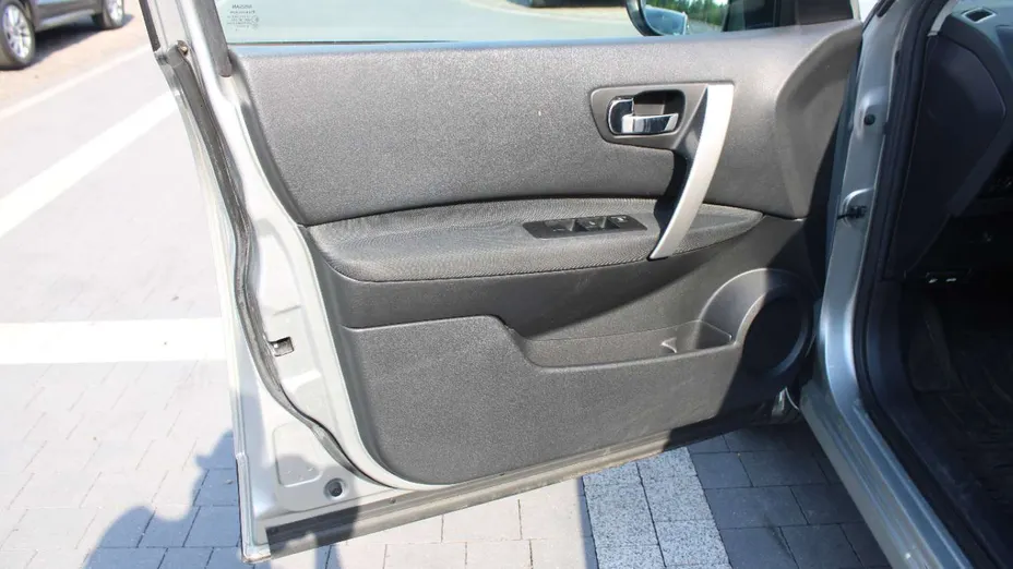 NISSAN Qashqai -
