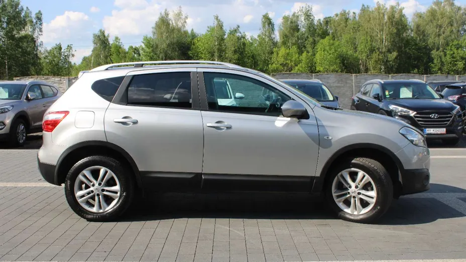 NISSAN Qashqai -