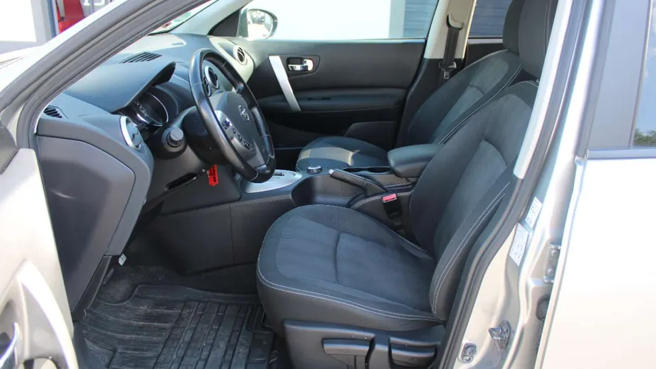 NISSAN Qashqai -