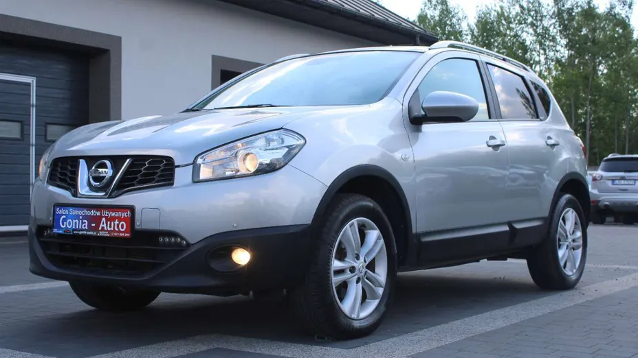 NISSAN Qashqai -