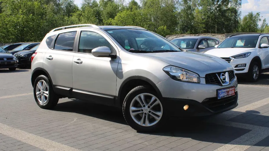 NISSAN Qashqai -