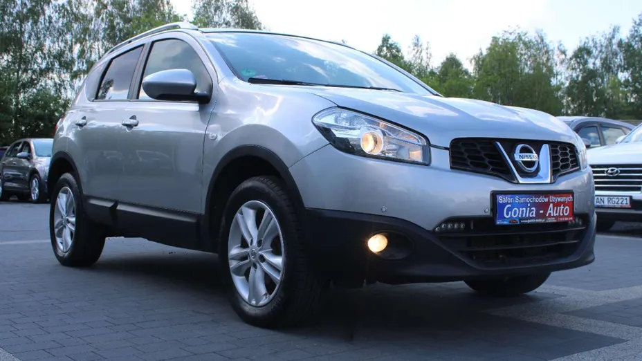 NISSAN Qashqai -