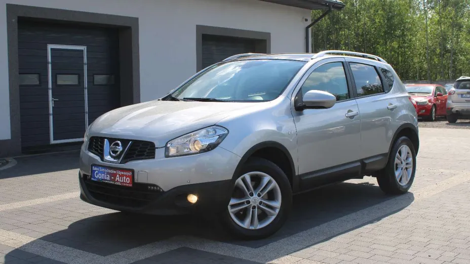 NISSAN Qashqai -