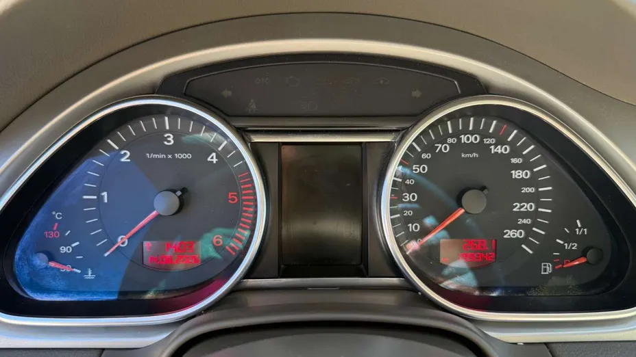 AUDI Q7 -