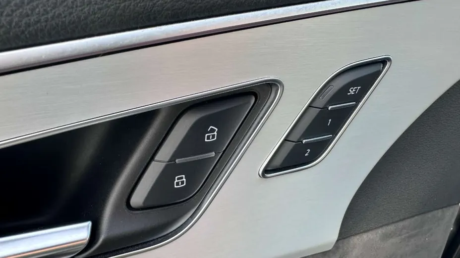 AUDI Q7 -