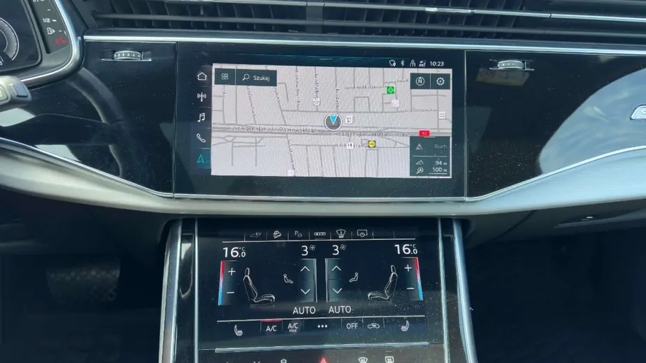 AUDI Q7 -
