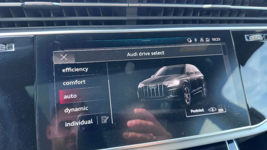 AUDI Q7 -