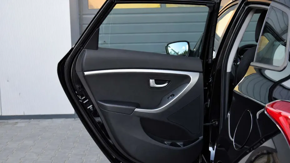 HYUNDAI i30 -