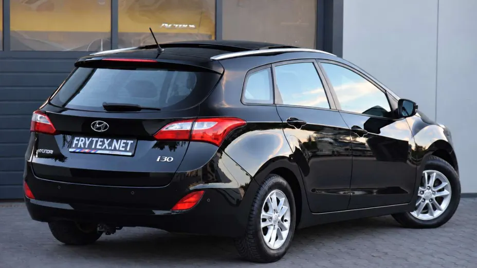 HYUNDAI i30 -