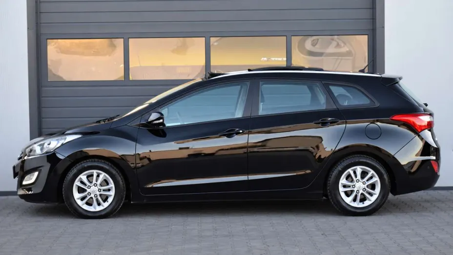 HYUNDAI i30 -