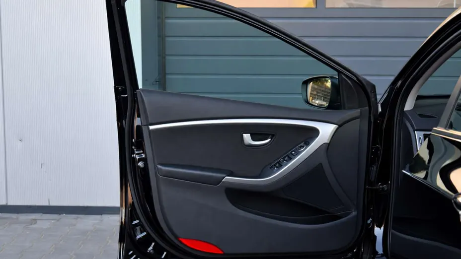 HYUNDAI i30 -