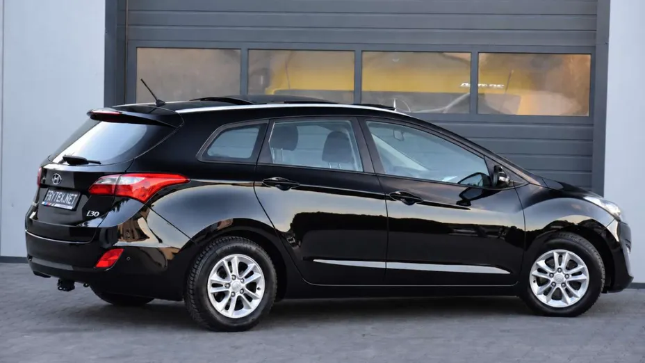 HYUNDAI i30 -