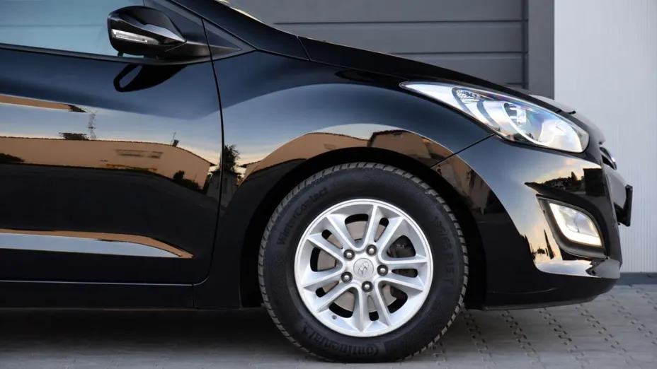 HYUNDAI i30 -