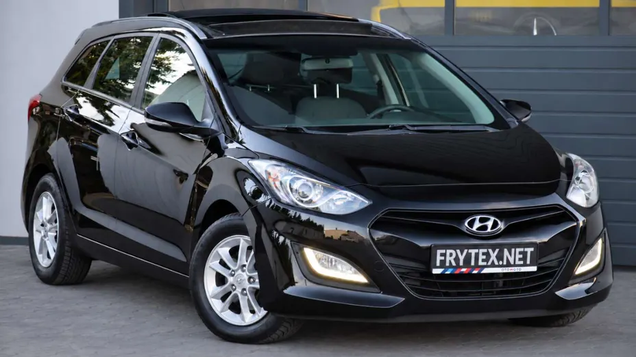 HYUNDAI i30 -