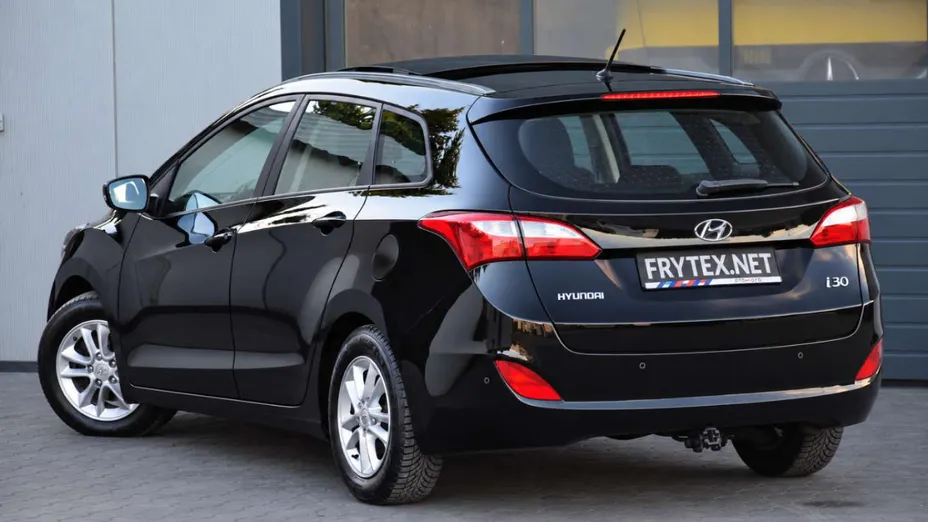 HYUNDAI i30 -