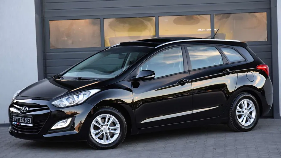 HYUNDAI i30 -