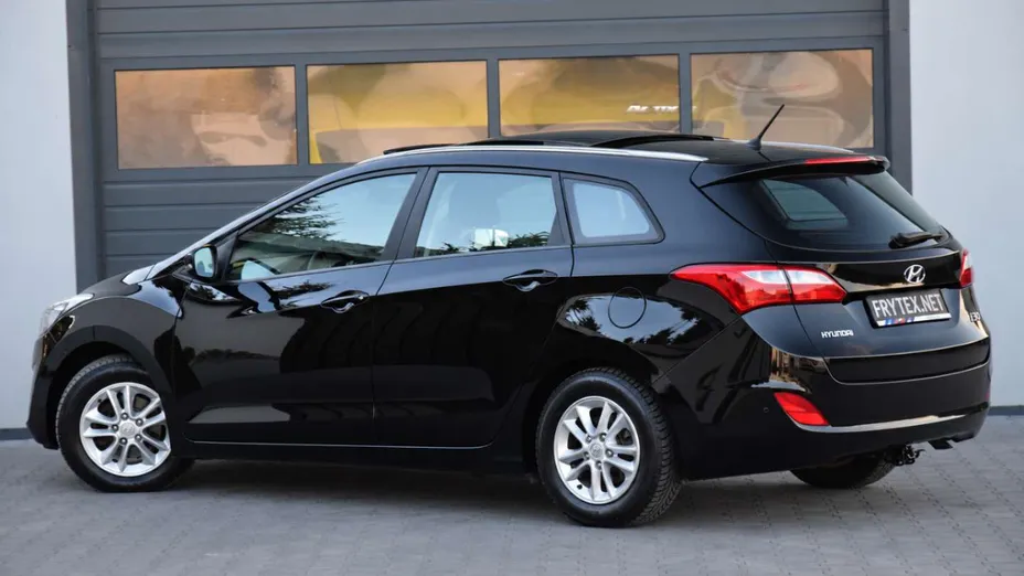HYUNDAI i30 -