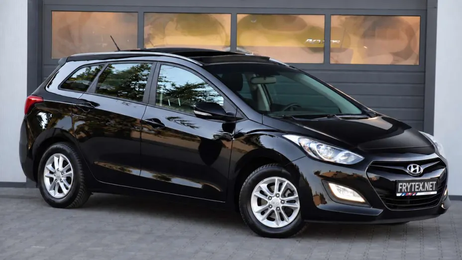 HYUNDAI i30 -
