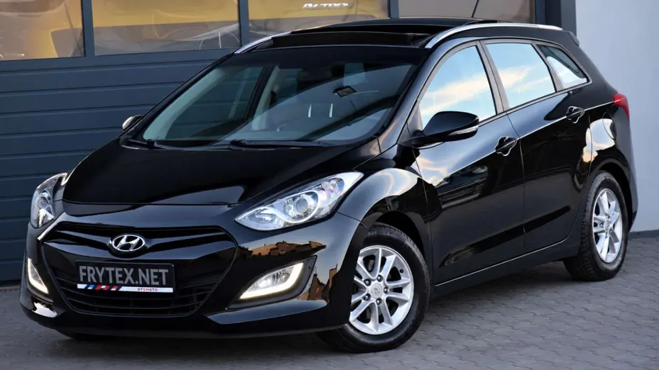 HYUNDAI i30 -