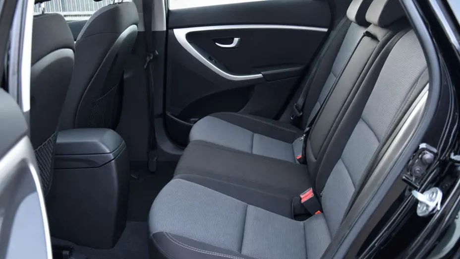 HYUNDAI i30 -