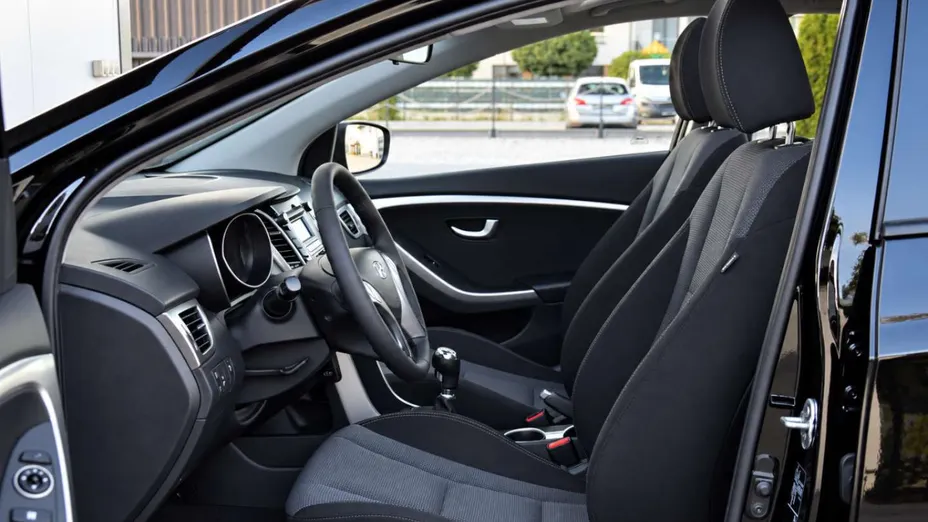 HYUNDAI i30 -