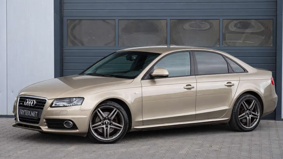 AUDI A4 -
