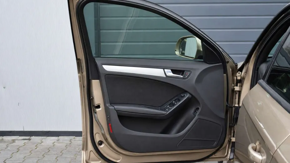 AUDI A4 -