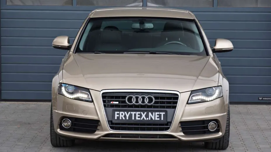 AUDI A4 -
