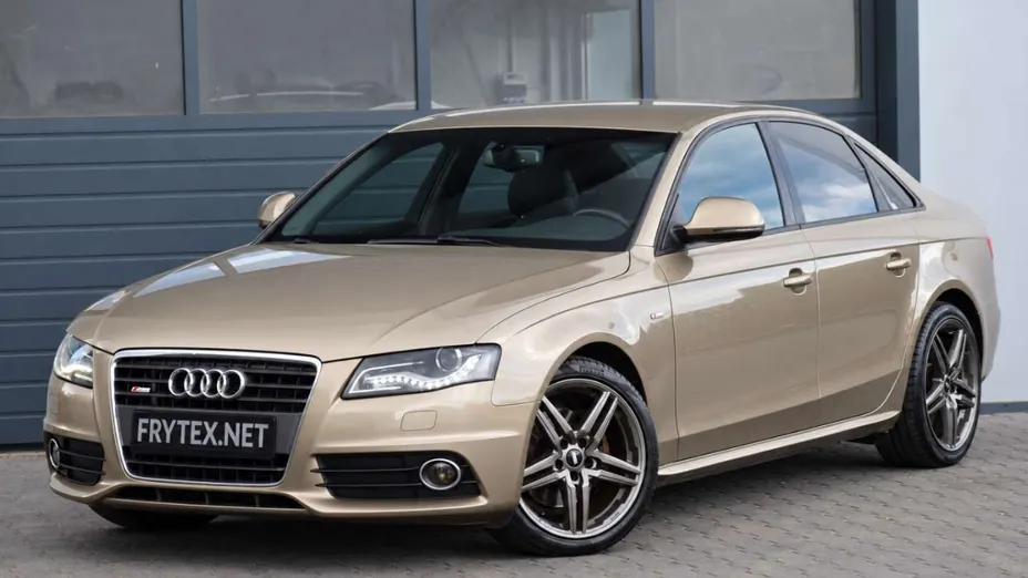 AUDI A4 -