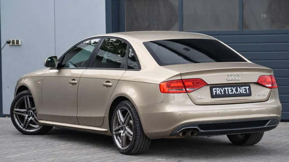 AUDI A4 -