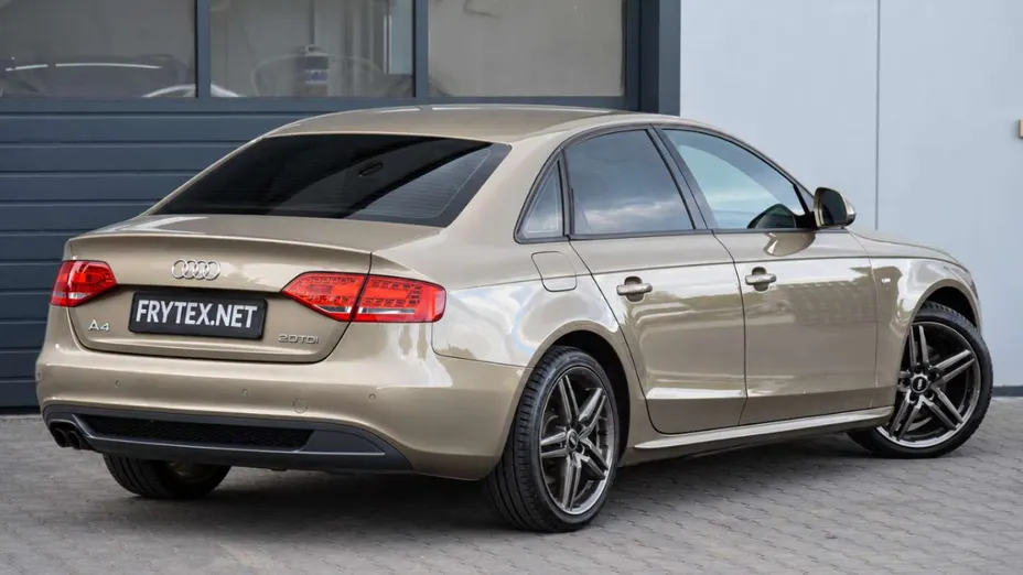 AUDI A4 -