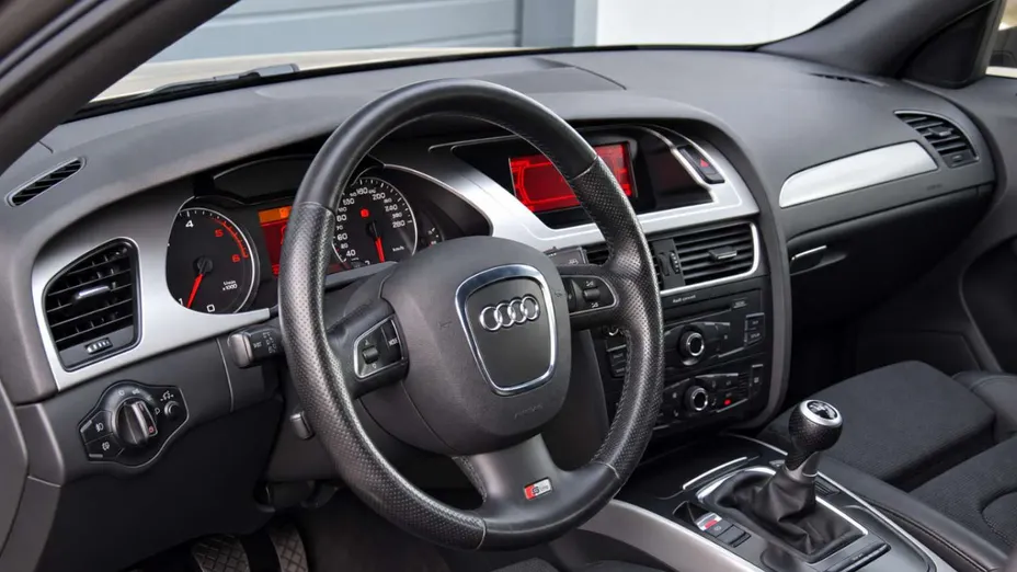 AUDI A4 -
