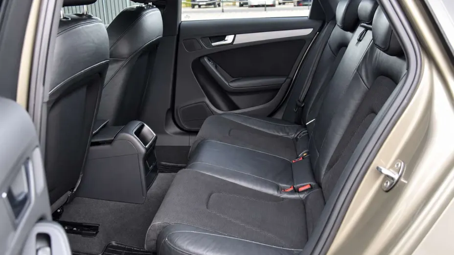 AUDI A4 -