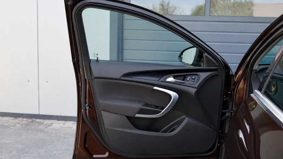 OPEL Insignia -