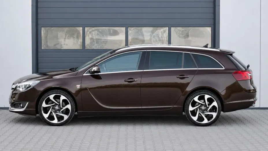 OPEL Insignia -