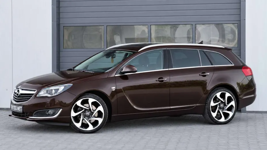 OPEL Insignia -