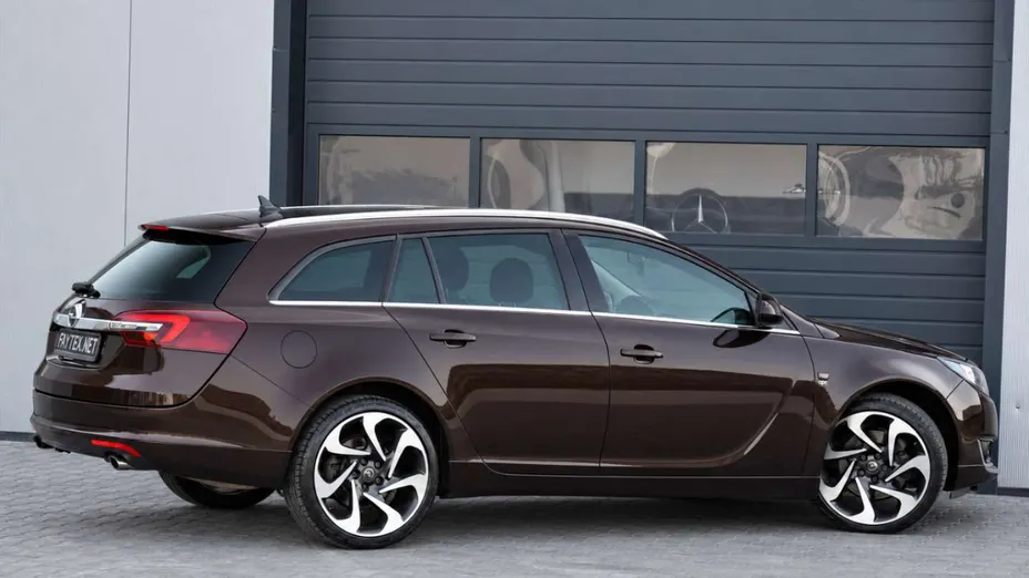 OPEL Insignia -
