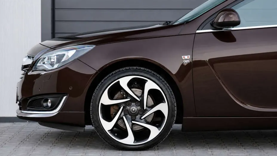 OPEL Insignia -