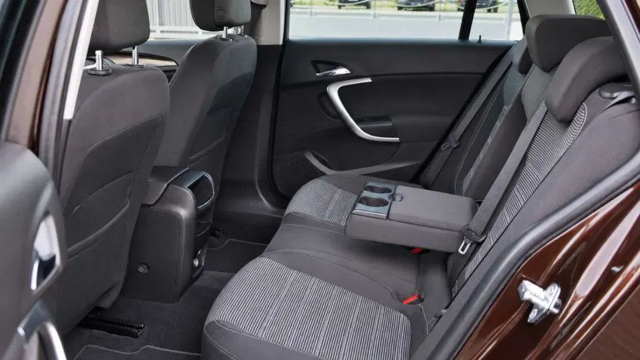 OPEL Insignia -